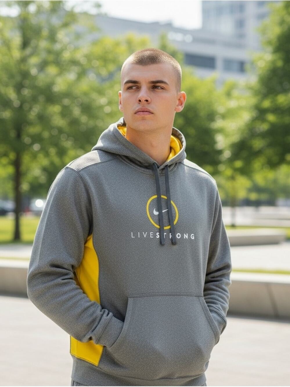 NIKE LIVESTRONG Men’s Medium Gray Hoodie Sweatshirt